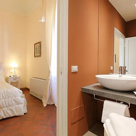 Bed & Breakfast Dimora Bandinelli 2*