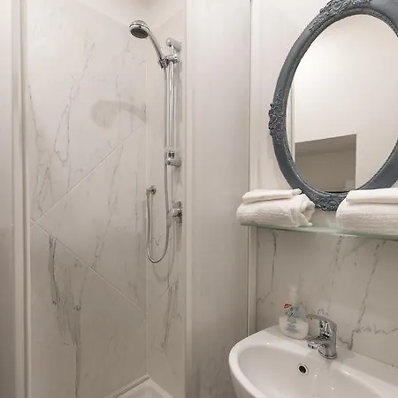 Roommo Accademia