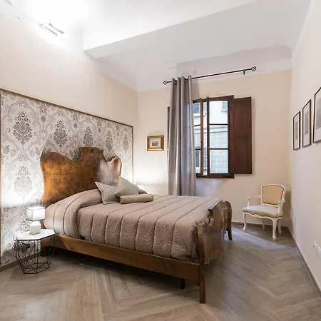 Roommo Accademia Apartment