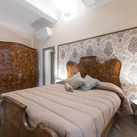 Roommo Accademia *