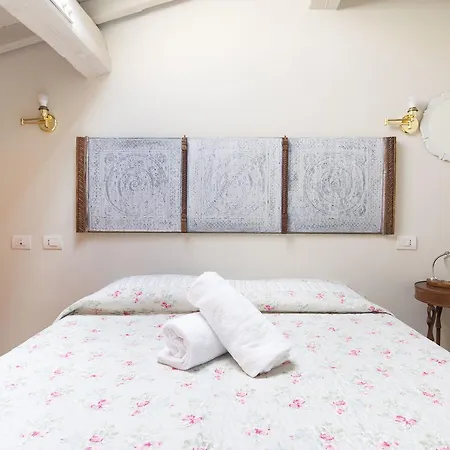 Tornaquinci Palace Apartment