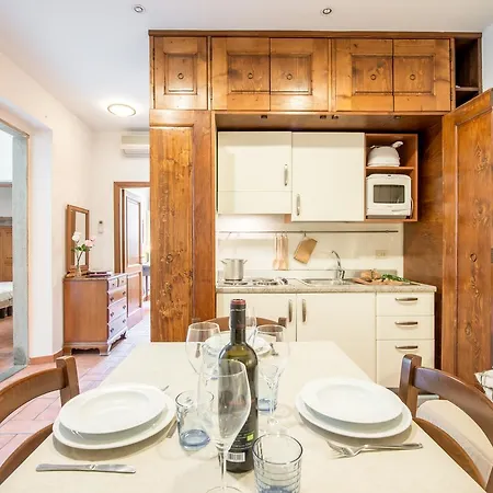 Antefissa Apartment *
