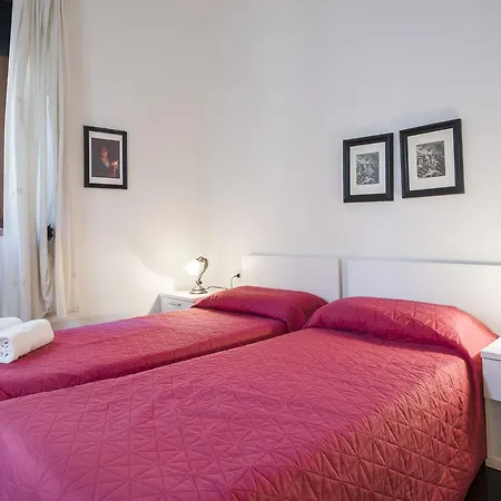 San Lorenzo Charm - Nook
