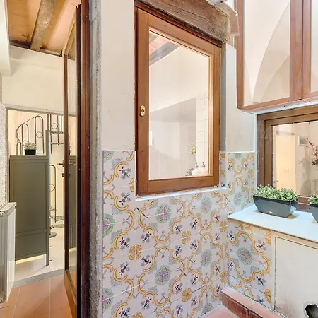 Santo Spirito Frescos By Mmega Apartment Florence