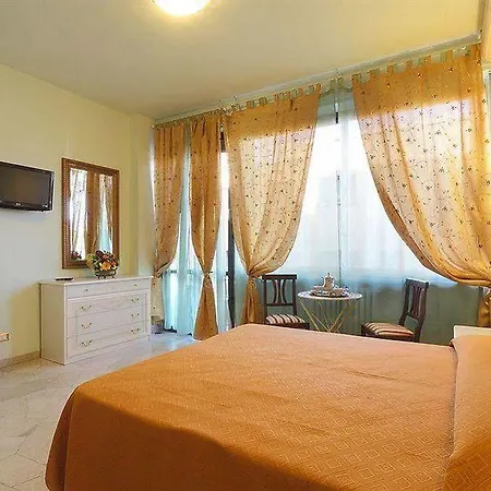 Monna Clara 3* Florence