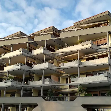 Appartamento Lungarno Colombo *