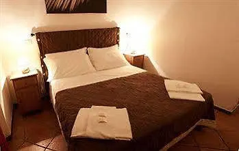 Bed & Bed Peterson Florenz