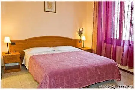 Leone X Guest house Florence