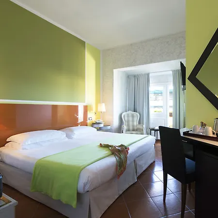 De La Pace, Sure Collection By Western Hotel