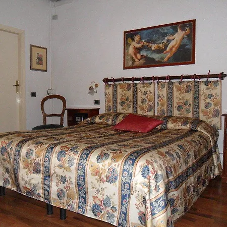 Piccolo Con Access Ztl !!! Nel Centro Storico Di !!! Hotel
