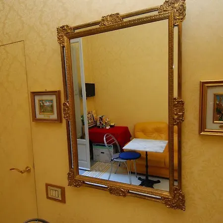 Bed & Breakfast Cavour10 2*