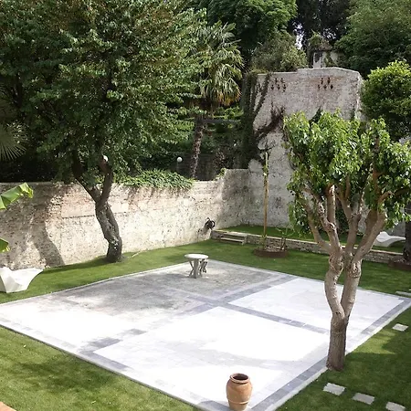 Numa Palazzo San Niccolo Aparthotel 4*