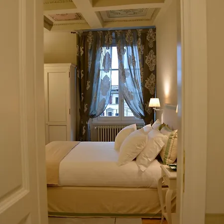 Bed & Breakfast Palazzo Della Stufa Residenza D'epoca 3*