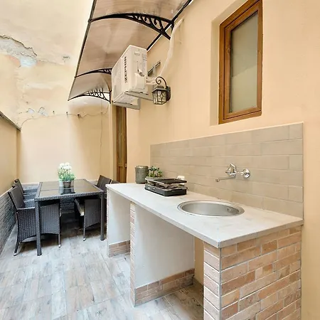 Apartment Santa Croce Cathedral By Mmega Florence