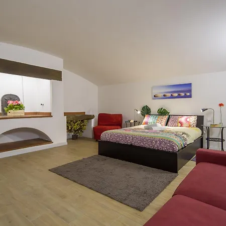 Capponi Apartment