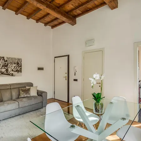 - Luna Chic Apartment Florence