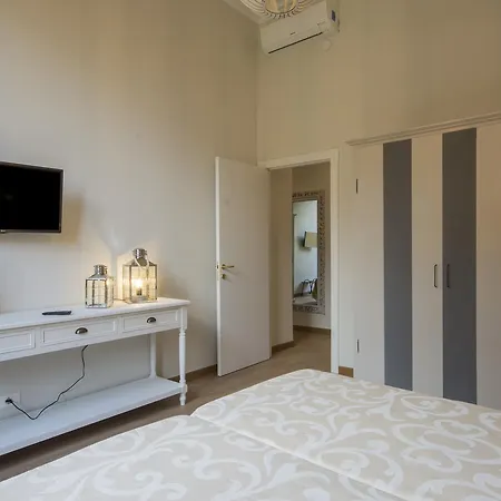 Iris By Mmega Apartment *
