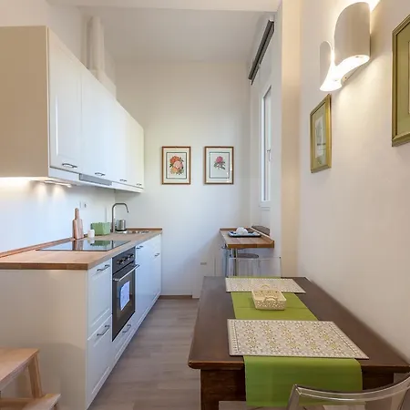 Guest house Via Delle Caldaie 1 *