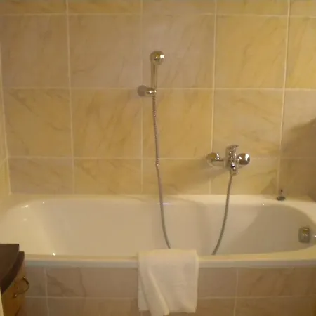Hotel Benvenuti 2*