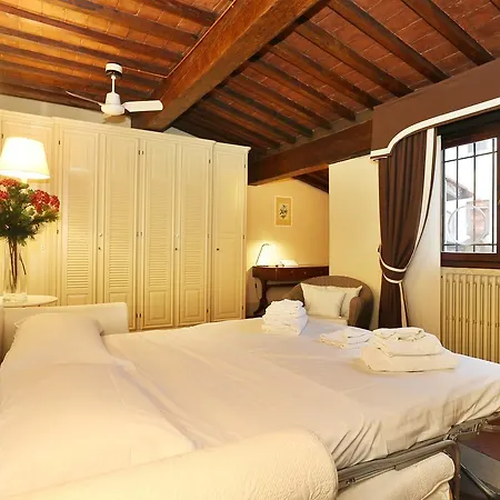 Guest house D'epoca Via Santo Spirito 6 2*