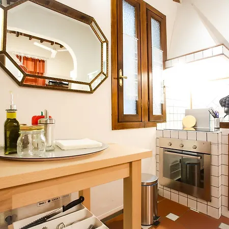 Apartment Via Guelfa Florence
