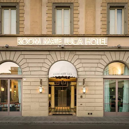 Mate Luca, Hotel