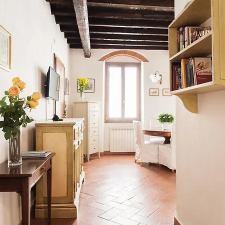 Rosa 8 Apartment