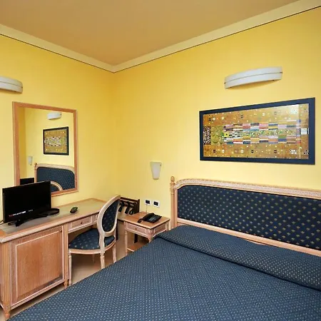 Anna's Hotel 2*