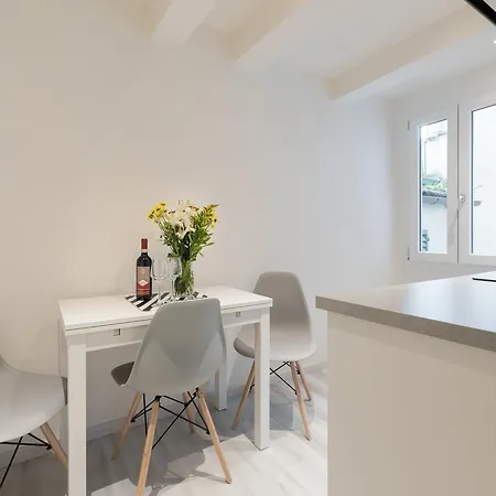Masai - One Bedroom Flat 1st Floor By Train Station Apartamento *