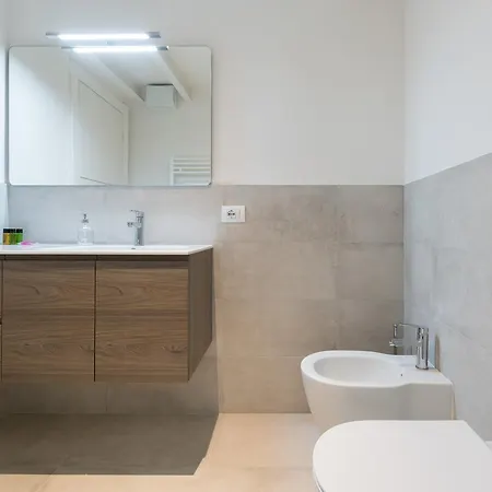 Apartamento Masai - One Bedroom Flat 1st Floor By Train Station