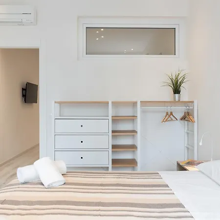 Apartamento Masai - One Bedroom Flat 1st Floor By Train Station