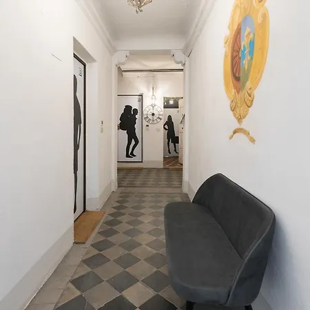 F6 - Santa Croce One Bedroom Flat For 2 Or 3 Guests Florence