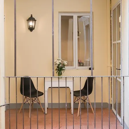 F6 - Santa Croce One Bedroom Flat For 2 Or 3 Guests