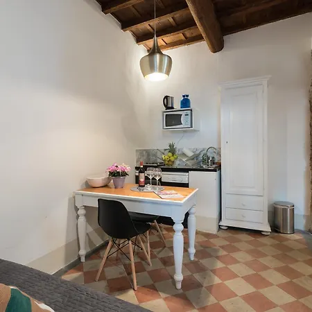 Apartment F6 - Santa Croce One Bedroom Flat For 2 Or 3 Guests