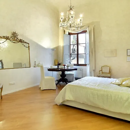 Palazzo Tolomei - Residenza D'epoca Bed & Breakfast 3*