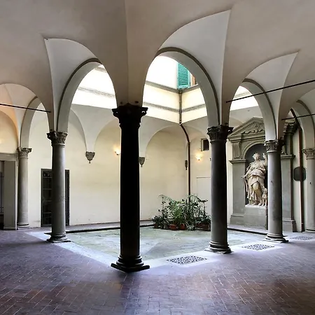 Palazzo Tolomei - Residenza D'epoca 3*