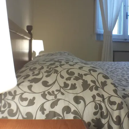 2000 Hotel 2*