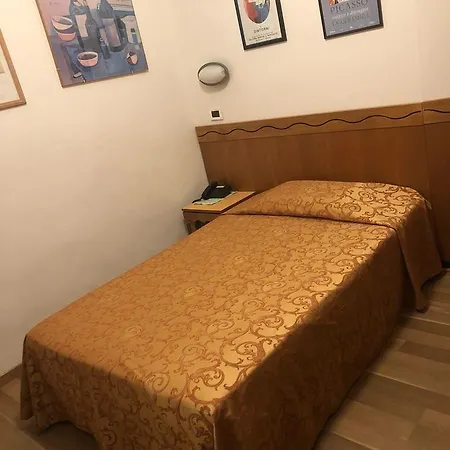 Hotell Nuova Italia 2*