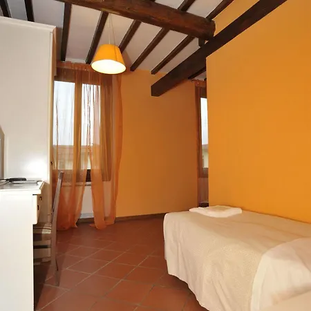 Laura - Hotel Florence