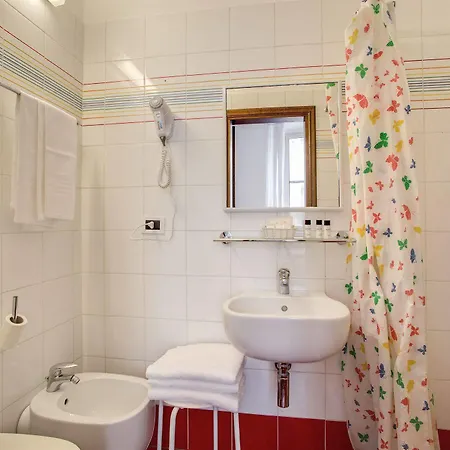 Hotell Nuova Italia 2*