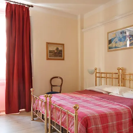 Flom Boutique Hotel
