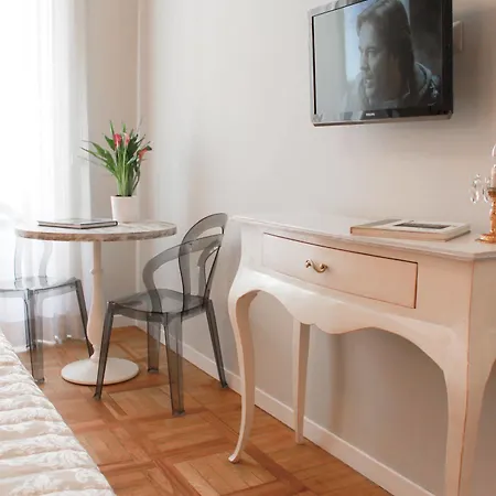 Chic 3*