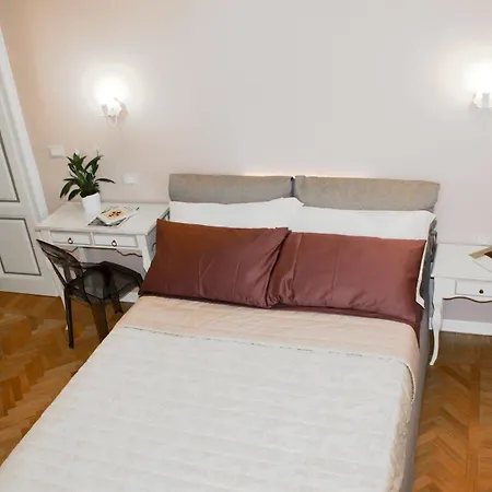 Chic 3*
