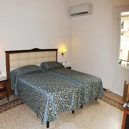 Hhb Hotel
