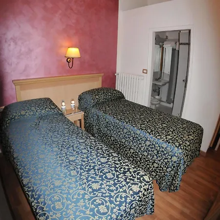 Hotel Hhb