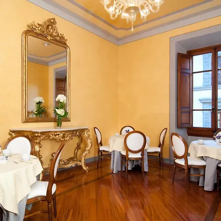 Hotel Pierre 4*