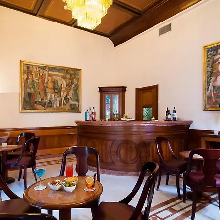 Hotel Pierre 4*