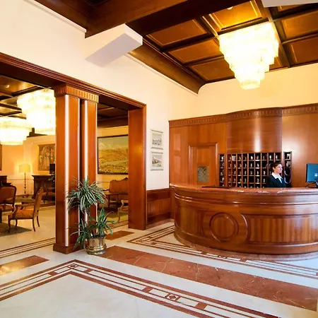 Hotel Pierre 4*