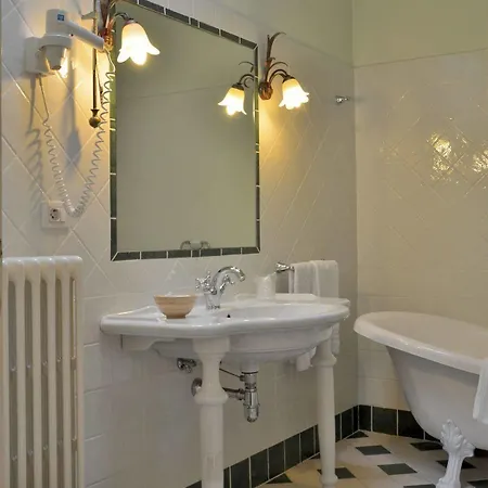Michelangiolo Aparthotel 3*