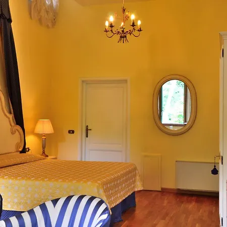Michelangiolo Aparthotel 3*